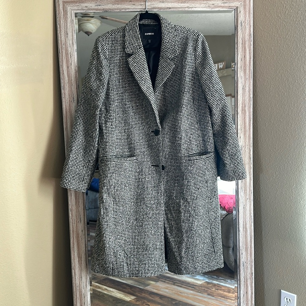Express large coat. Beautiful condition.